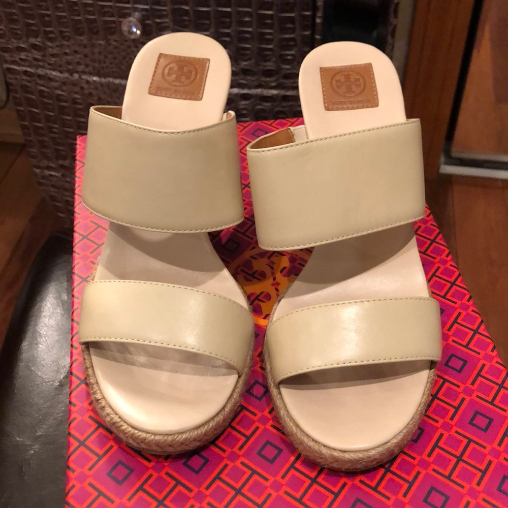 Tory Burch Raya Wedges - Picture 2 of 5